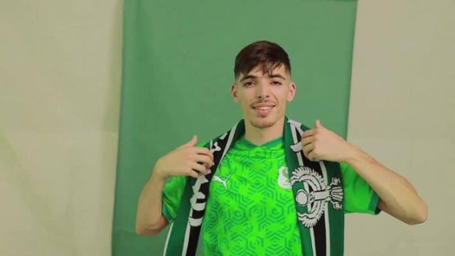 الأهلي يقترب من ضم دغموم