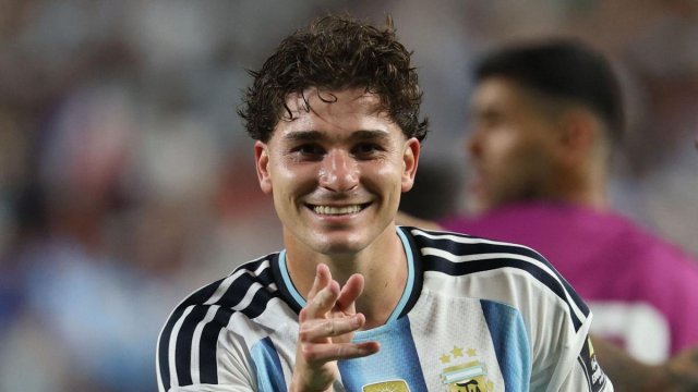 Arsenal Opens Door for Barcelona in Julián Álvarez Deal