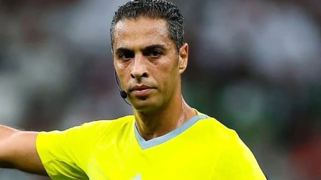المصري أمين عمر حكمًا لمباراة الأهلي وأوكلاند سيتي