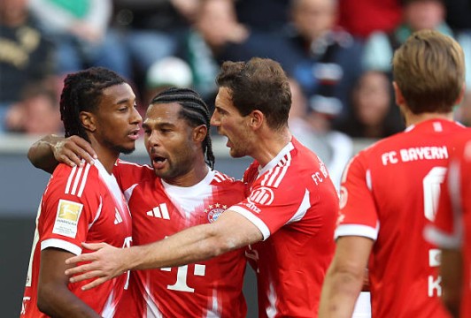 Bayern Munich Achieves Thrilling Victory Against Augsburg