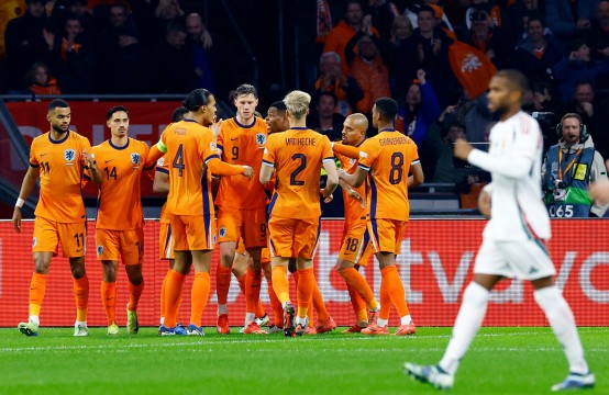 The Netherlands is tough on Hungary and reaches the quarter-finals of the European Nations