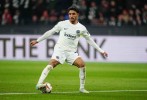 مرموش يواصل تألقه في الملاعب الأوروبية